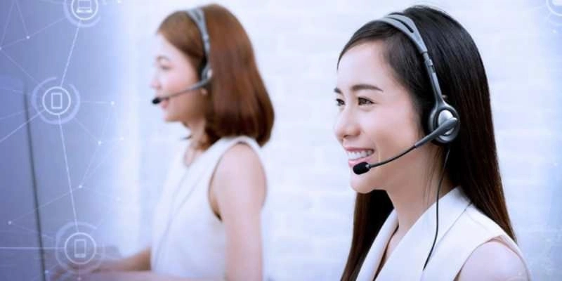 Hỗ trợ khách hàng giải đáp về điều kiện ưu đãi